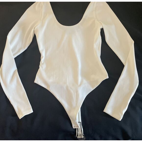 Alice and Olivia Rhys Ballet Neck Bodysuit in White size Medium - Picture 4 of 6